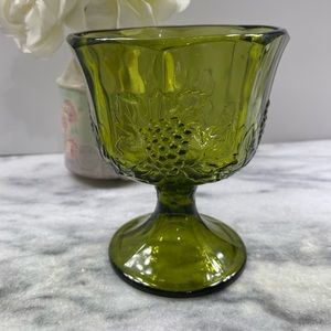 ✨✨Indiana glass with a grape design✨✨
